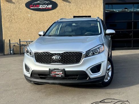 Used 2018 Kia Sorento LX image 1