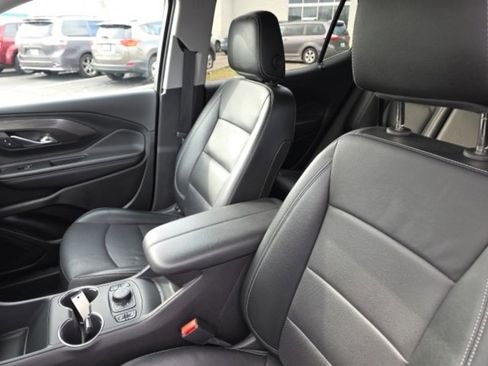 Used 2024 GMC Terrain SLT image 9