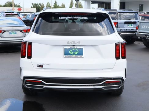 Used 2023 Kia Sorento S w/ Panoramic Sunroof Package FWD image 8