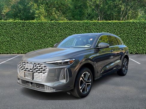 Used 2025 Audi Q5 Premium w/ Convenience Package AWD/4WD image 8