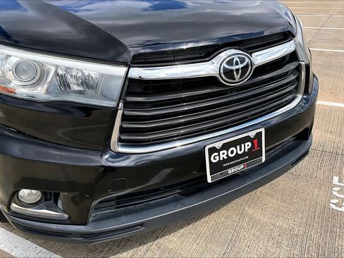 Used 2015 Toyota Highlander Limited Platinum image 29