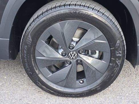 New 2026 Volkswagen Taos S image 7
