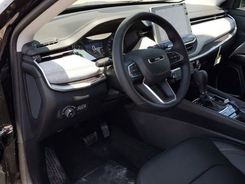 Certified 2022 Jeep Compass Latitude image 11