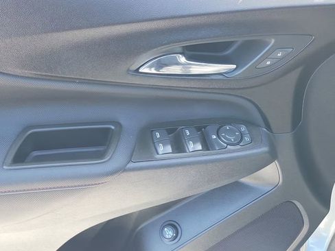 Used 2023 Chevrolet Equinox RS FWD image 23