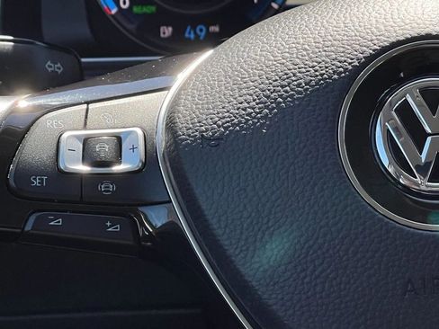 Used 2019 Volkswagen e-Golf SEL Premium image 29