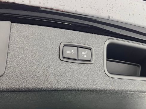 Used 2025 Porsche Macan image 34