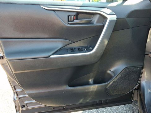 Used 2020 Toyota RAV4 LE w/ All Weather Liner Package AWD/4WD image 13