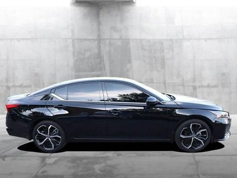Certified 2025 Nissan Altima 2.5 SR w/ SR Premium Package FWD image 4