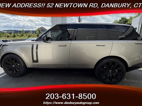 Used 2023 Land Rover Range Rover SE AWD/4WD image 3