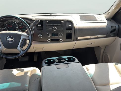 Used 2008 Chevrolet Silverado 2500 LT w/ 1LT Convenience Package AWD/4WD image 30