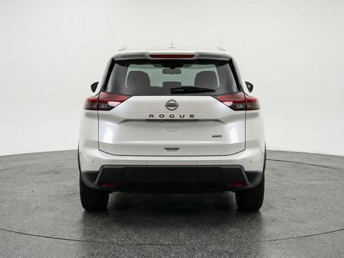 Used 2025 Nissan Rogue SV AWD/4WD image 7