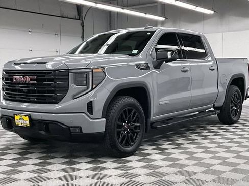 Used 2024 GMC Sierra 1500 Elevation w/ Elevation Premium Package AWD/4WD image 13