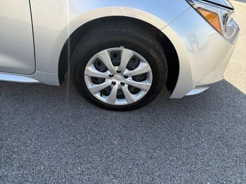 Used 2025 Toyota Corolla LE FWD image 46