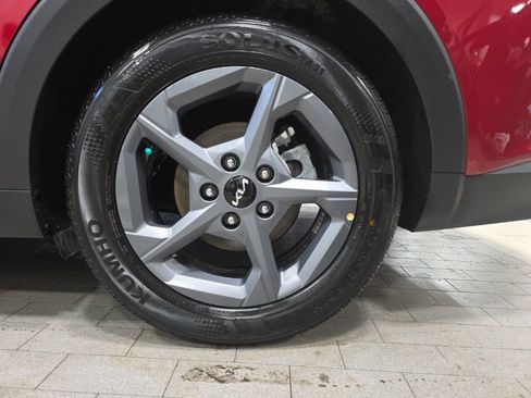 Certified 2025 Kia K4 LXS FWD image 24