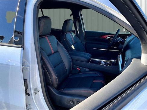 New 2026 Chevrolet Traverse RS image 5