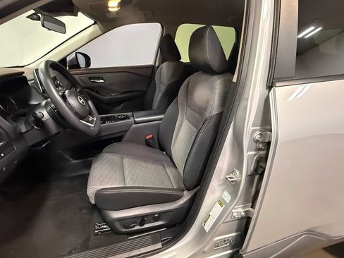 Used 2023 Nissan Rogue SV AWD/4WD image 12