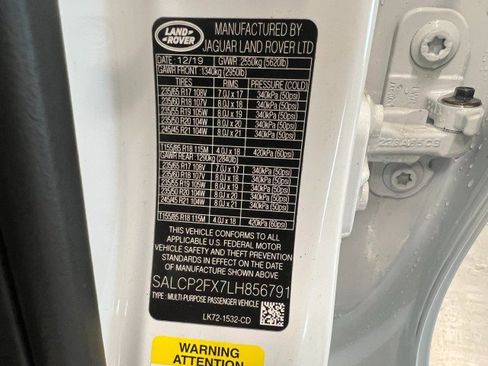 Used 2020 Land Rover Discovery Sport SE image 33