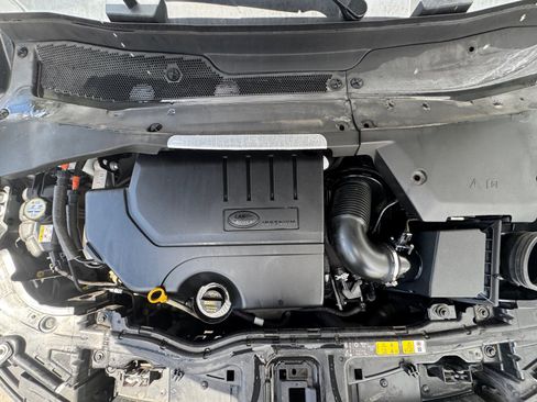 Used 2020 Land Rover Discovery Sport AWD/4WD image 12