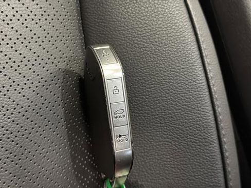 Used 2025 Kia Carnival SX Prestige FWD image 21