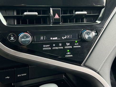 Used 2024 Toyota Camry SE image 24