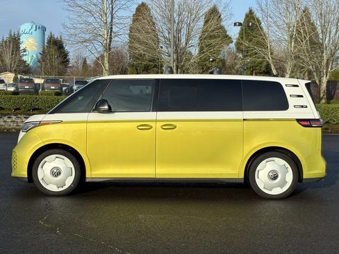 Used 2025 Volkswagen ID. Buzz 1st Edition image 4