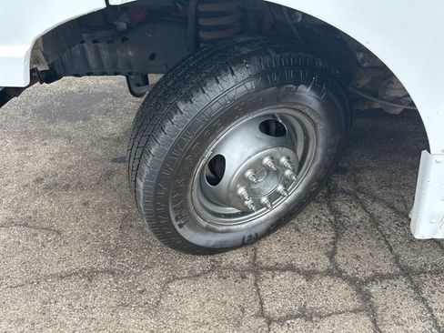 Used 2009 Ford E-350 and Econoline 350 Super Duty image 19