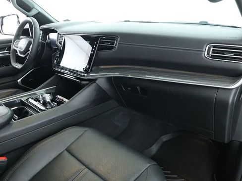 Used 2022 Jeep Wagoneer Series III image 24