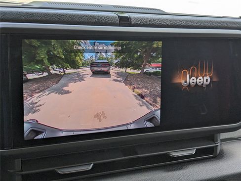 New 2025 Jeep Gladiator Sport image 20