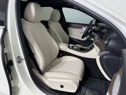 Used 2017 Mercedes-Benz E 300 4MATIC image 20