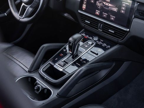 Certified 2021 Porsche Cayenne image 31