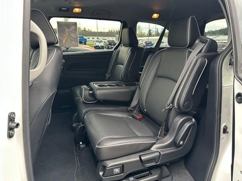 Used 2024 Honda Odyssey Elite image 11