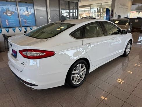 Used 2014 Ford Fusion SE FWD image 3