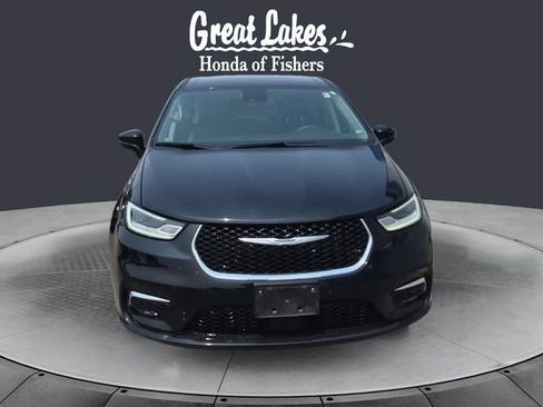 Used 2024 Chrysler Pacifica Touring-L FWD image 8