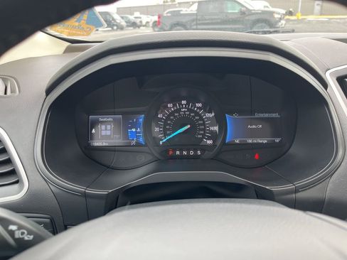 Used 2022 Ford Edge SEL w/ Convenience Package image 17