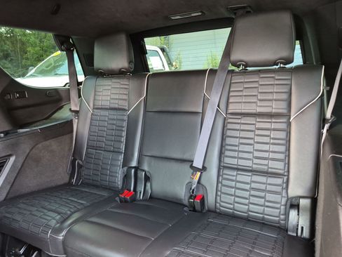 Used 2024 Cadillac Escalade Sport Platinum w/ LPO, ONYX Package AWD/4WD image 35