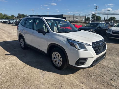 Used 2023 Subaru Forester AWD/4WD image 4
