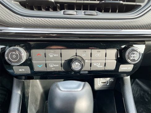 Used 2025 Jeep Compass Latitude w/ Altitude Special Edition image 15