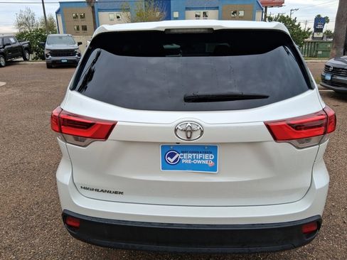 Used 2019 Toyota Highlander LE image 5