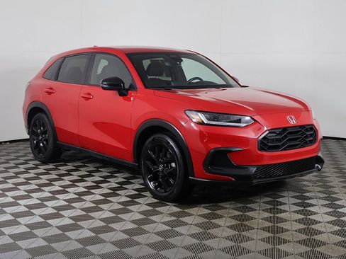 Used 2023 Honda HR-V Sport image 2