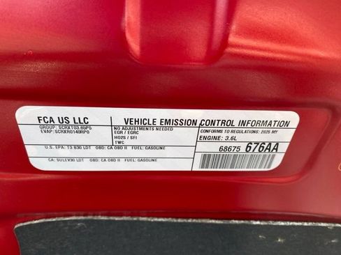 Used 2025 Chrysler Pacifica Pinnacle w/ Trailer Tow Group AWD/4WD image 30