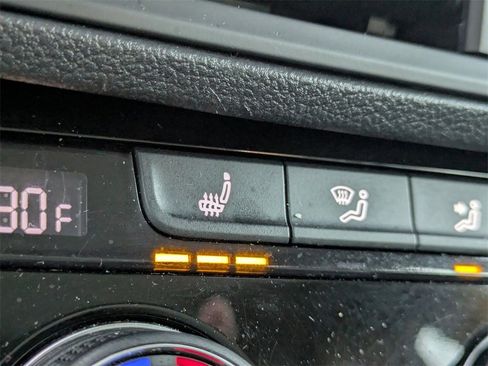 Used 2024 Volkswagen Jetta SE FWD image 22
