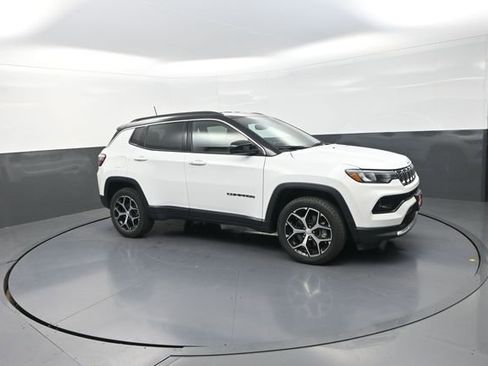 Used 2024 Jeep Compass Limited AWD/4WD image 25