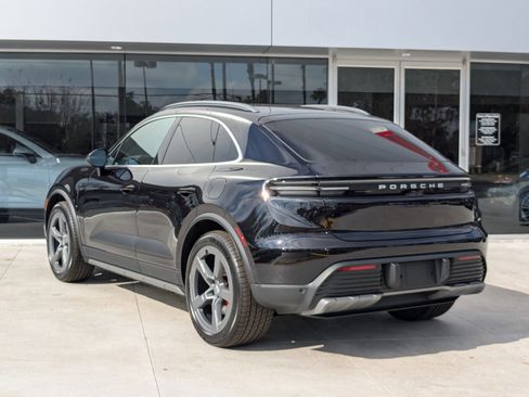 New 2025 Porsche Macan 4S Electric image 3