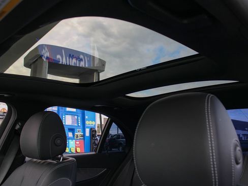 Used 2022 Mercedes-Benz E 350 Sedan w/ AMG Line Exterior image 36