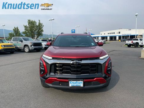 Used 2025 Chevrolet Equinox ACTIV w/ Safety and Technology Package AWD/4WD image 2