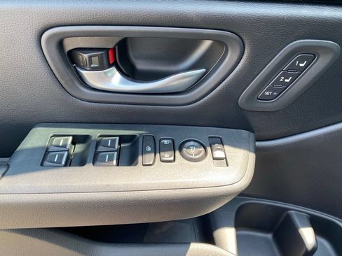 Used 2023 Honda Pilot TrailSport image 17