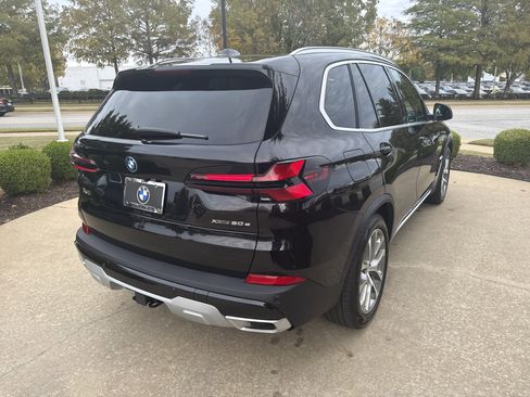 New 2026 BMW X5 xDrive50e image 5