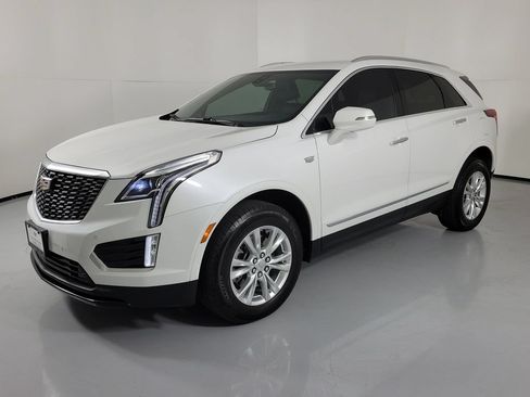 Used 2024 Cadillac XT5 Luxury FWD image 2