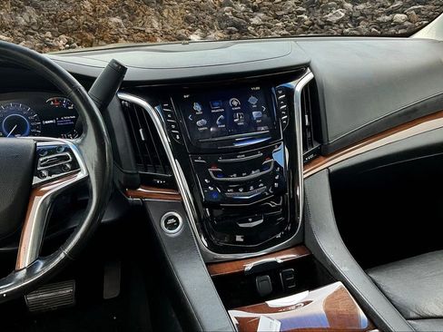 Used 2017 Cadillac Escalade Premium Luxury w/ LPO, Radiant Package image 6