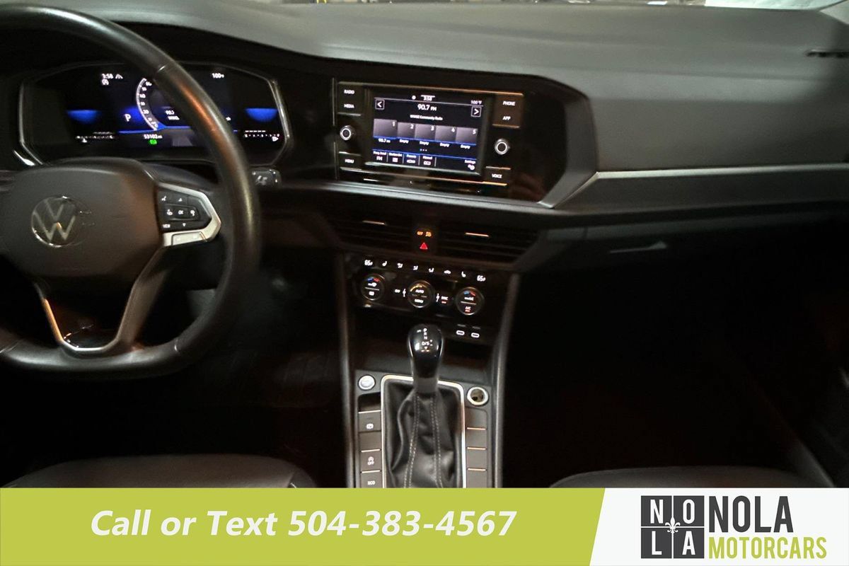 Used 2024 Volkswagen Jetta SE FWD image 21